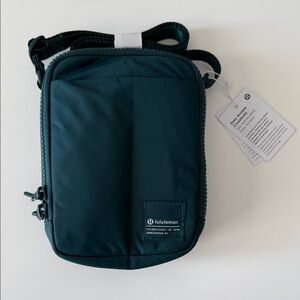lululemon athletica Crossbody Bag - Deep Teal